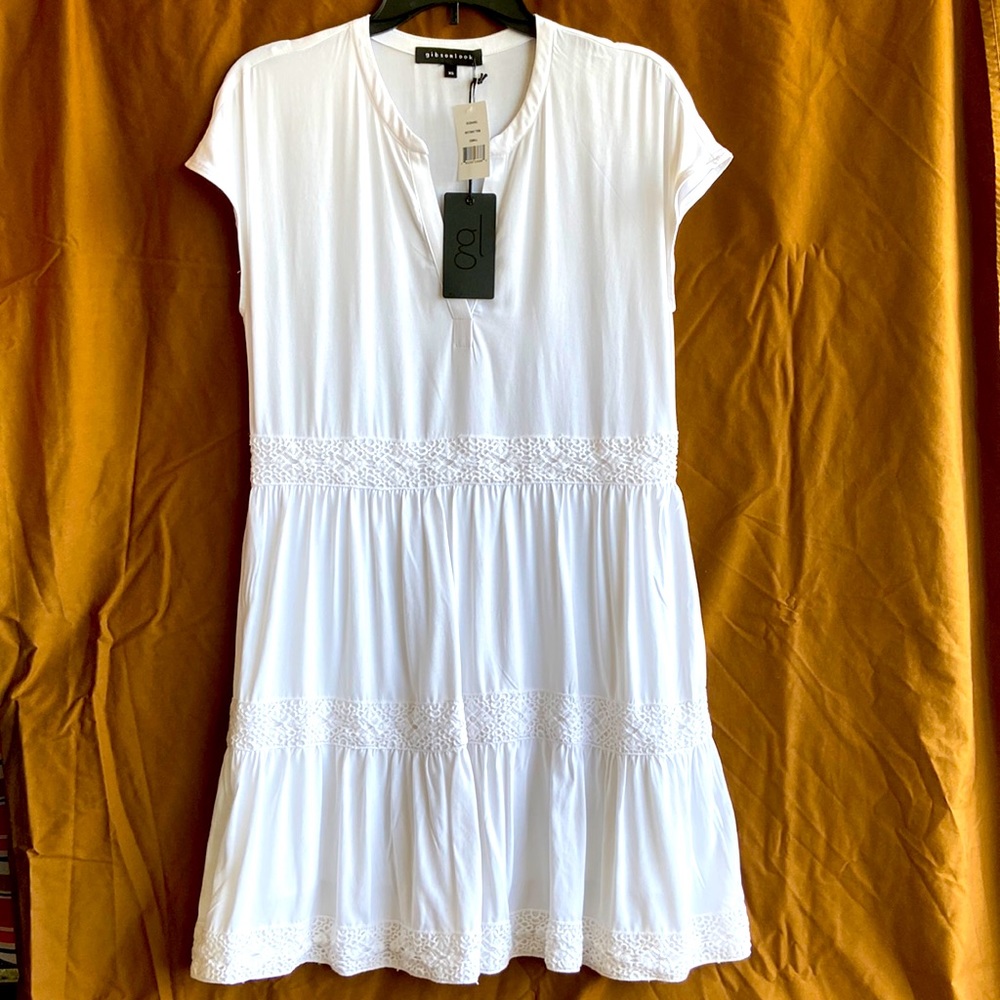 New Women’s White Gibsonlook XS Sleveless Dress